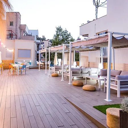 We - Juvenil Hostel Palma de Mallorca